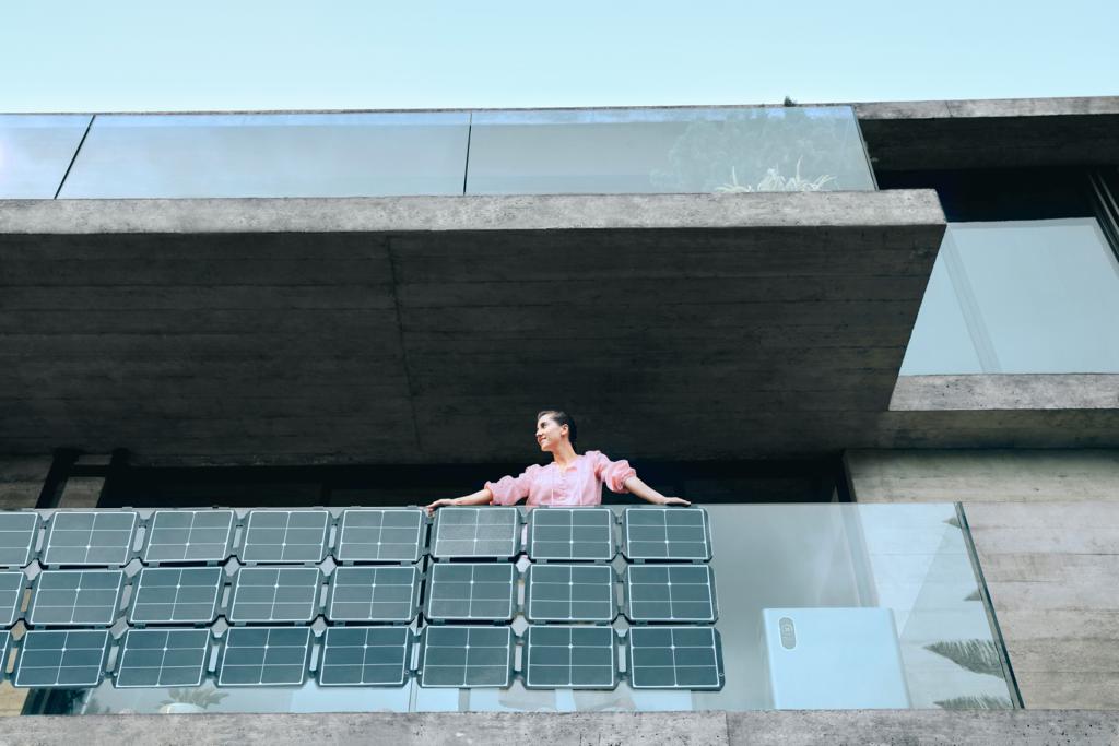 Central Eléctrica Portátil Gendome Home 3000 3072Wh y 3000W con panel solar incluido